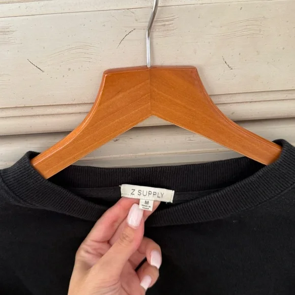 Z Supply Black and White cropped Sweatshirt - Picture 4 of 5